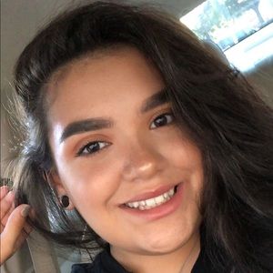 Meet your Posher, Fallon